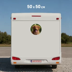 Runde Foto Wohnmobilaufkleber 50 x 50 cm mit Hund auf einem Wohnmobil.
